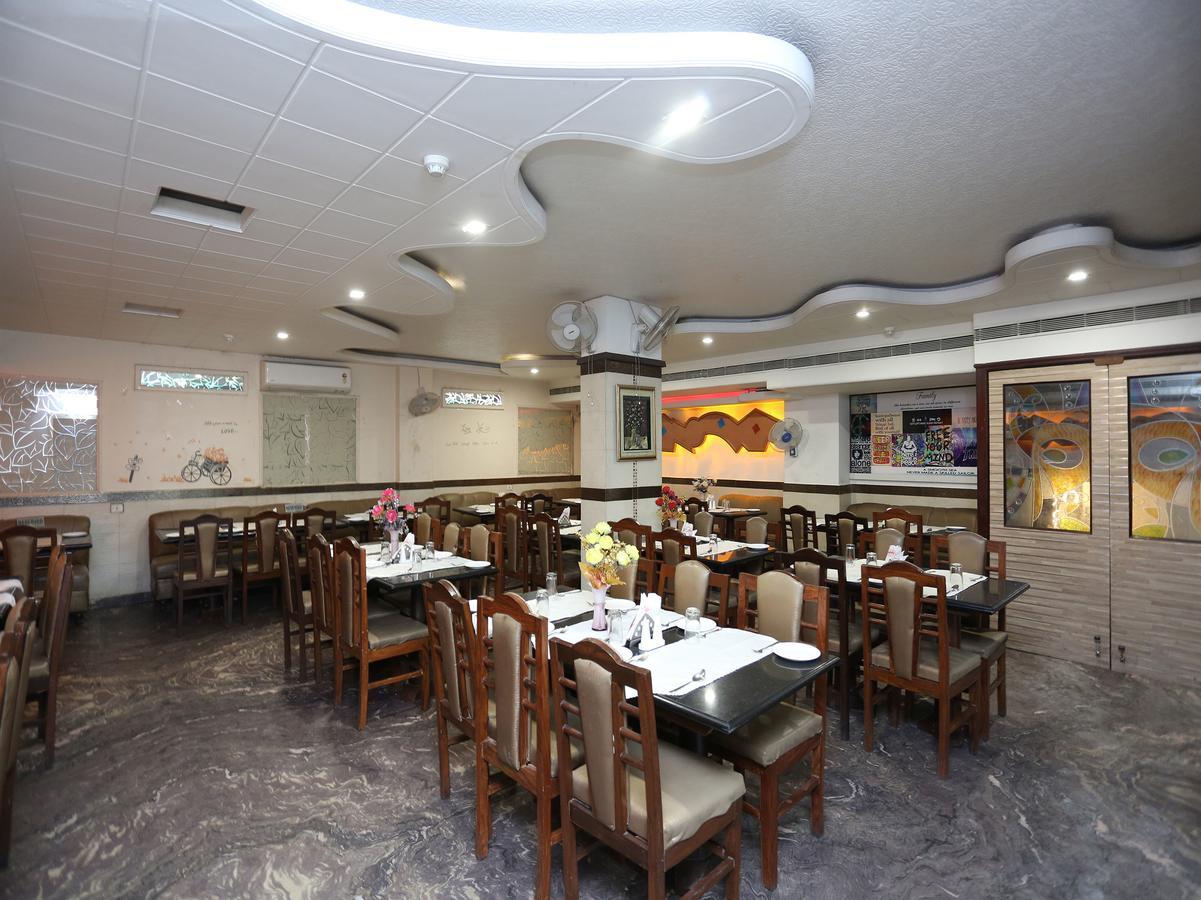 Hotel Moti Palace Agra  Exterior photo