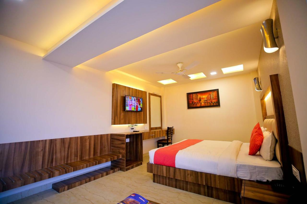 Hotel Moti Palace Agra  Exterior photo