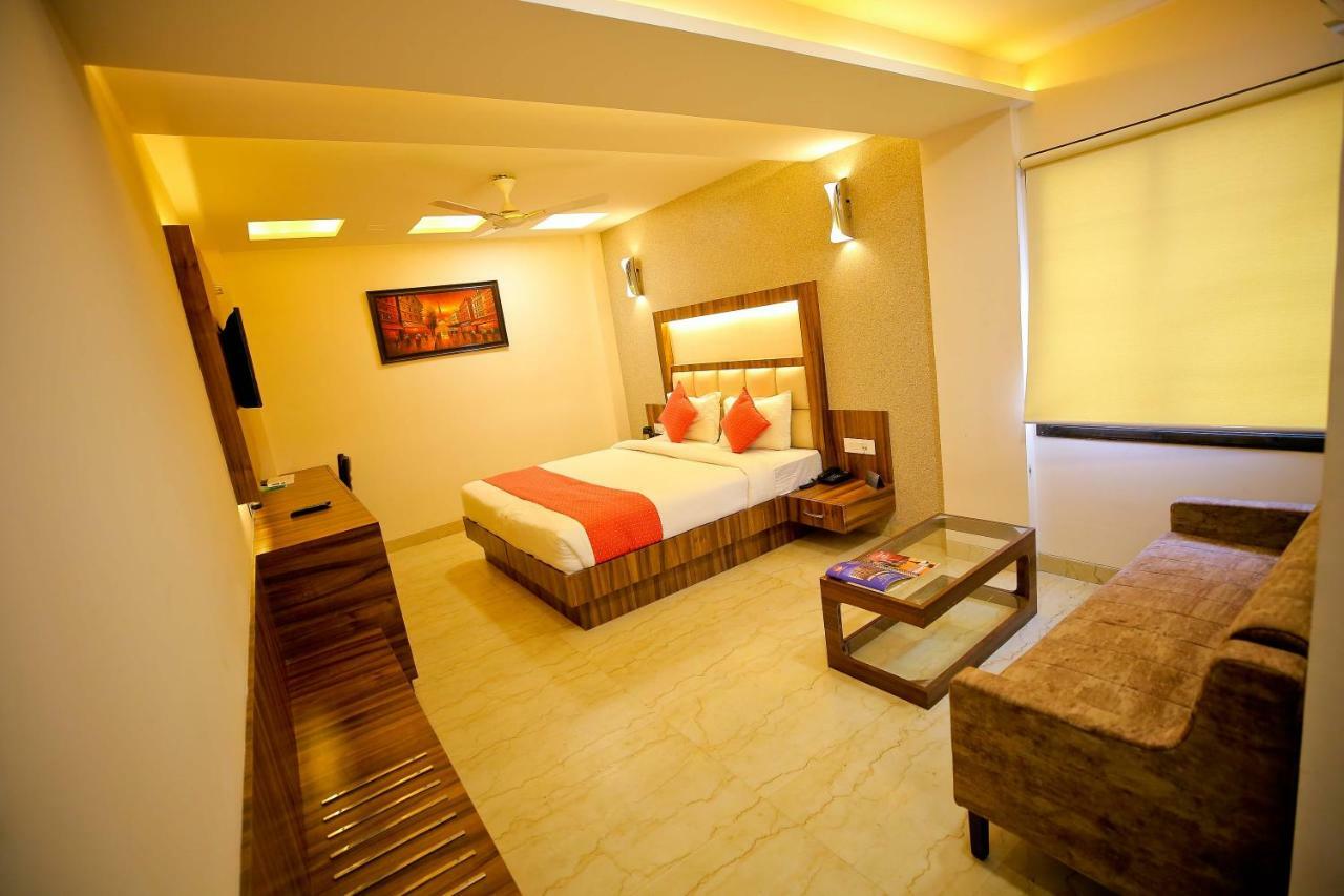 Hotel Moti Palace Agra  Exterior photo